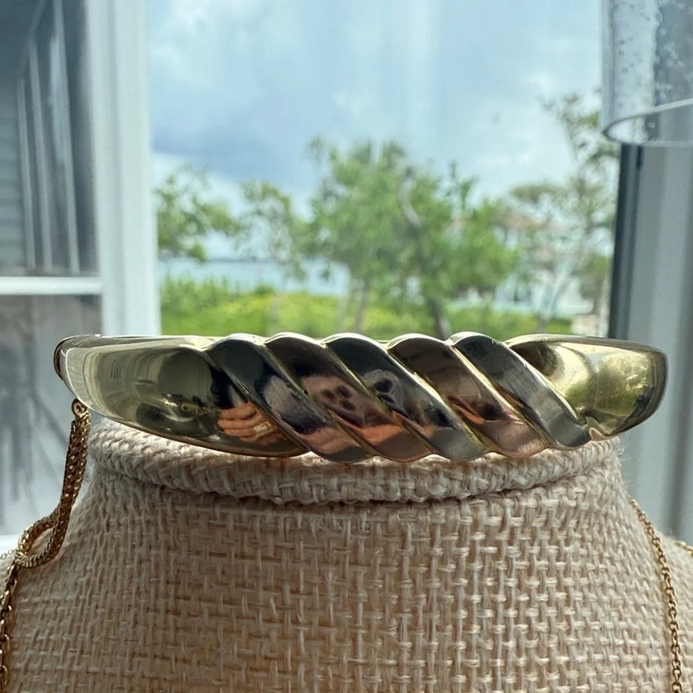 14k gold Italian bangle Bracelet almost 20 grams - Picture 14 of 16